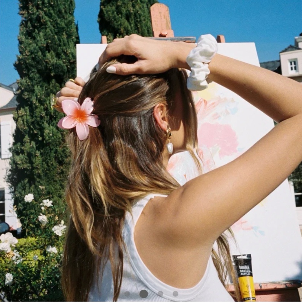 Emi Jay Super Bloom Pink Flower Hair Claw Clip in Guava